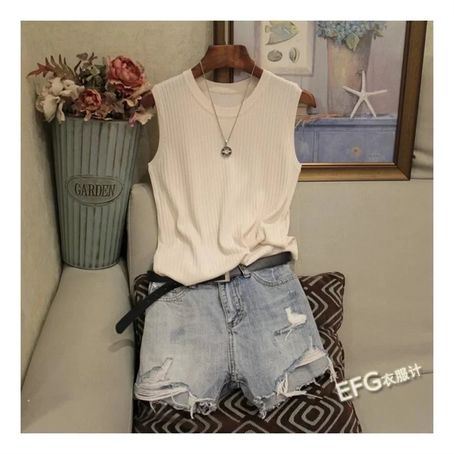 Sleeveless Knitted Blouse