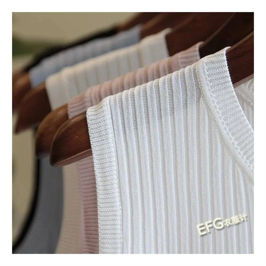 Sleeveless Knitted Blouse